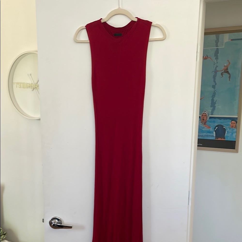 Elegant Red Sleeveless Dress